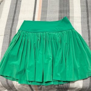 Aerie pleated skirt!!